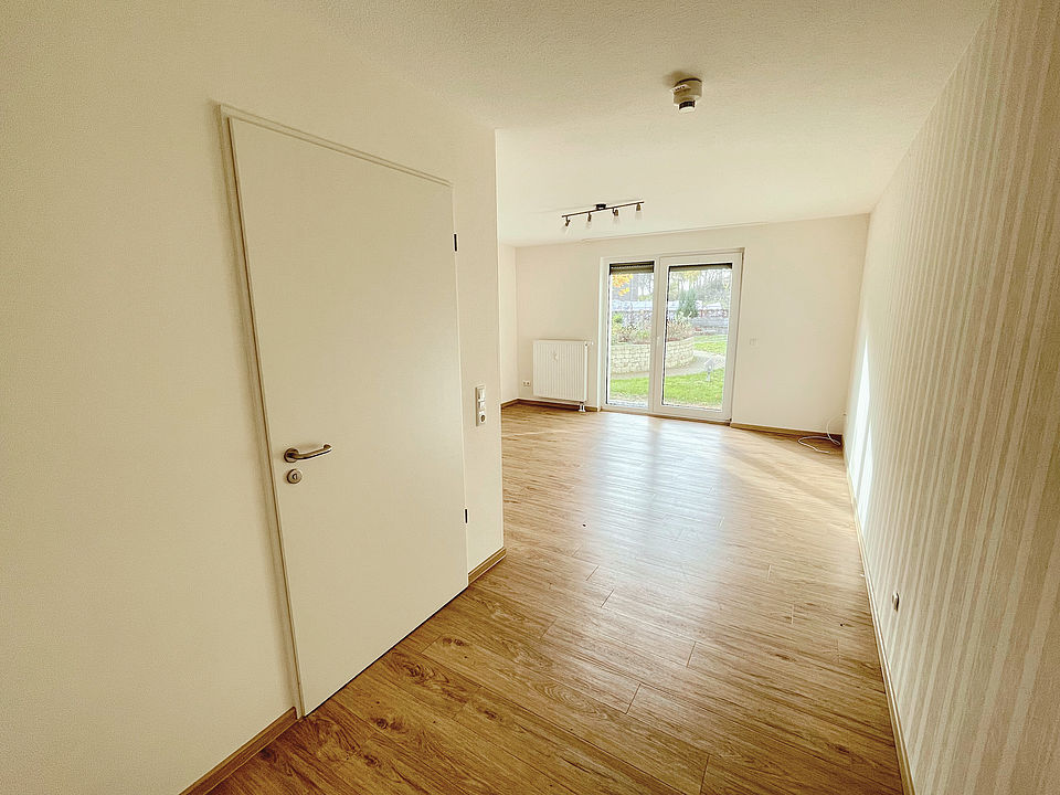 alt="Unmöbliertes Zimmer, individuell gestaltbar, Flur"